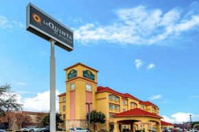 Отель La Quinta by Wyndham DFW Airport West - Bedford  Бедфорд